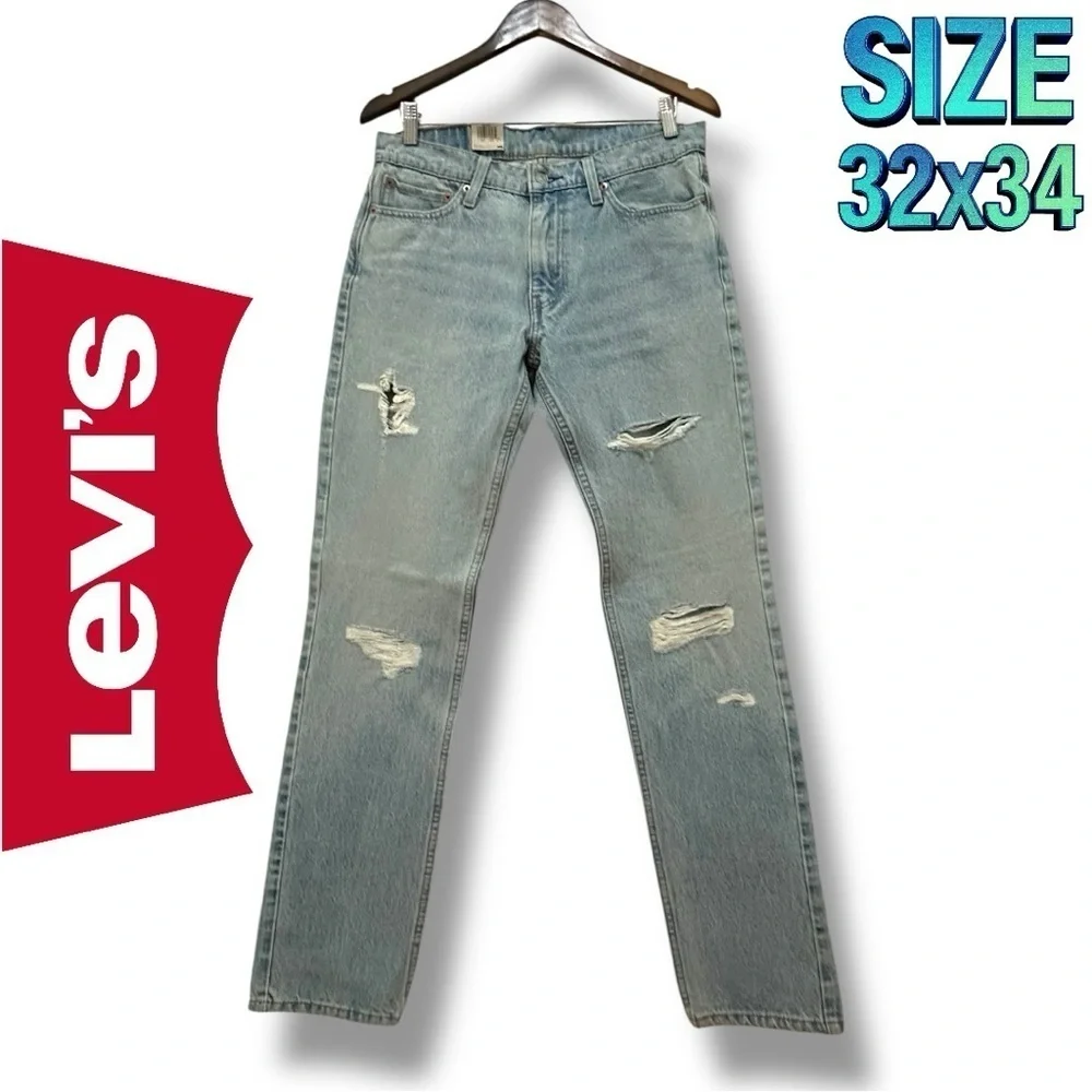 142 Levi's | NWT Men's Light Blue Ripped Straight Jeans (size 32x34)